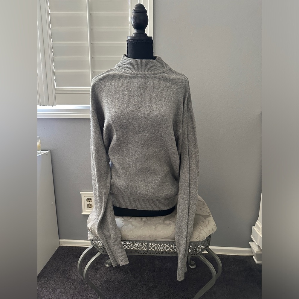 Brandy Melville Sweater
